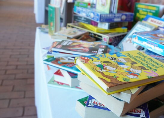 Bücherflohmarkt im Kreuzgang