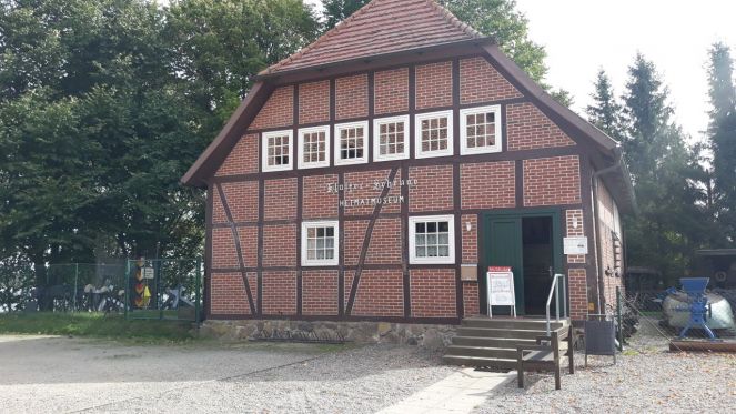Heimatmuseum  „Klosterscheune“