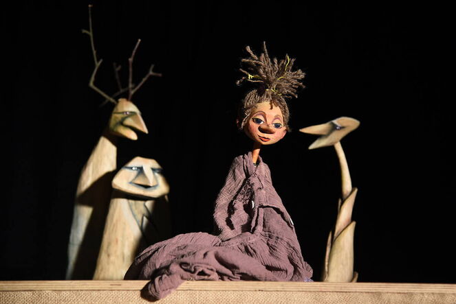 Puppenspiel „Kleine Hexe Siebenreich“. Fotoautor: Ambrella Figurentheater, Hamburg