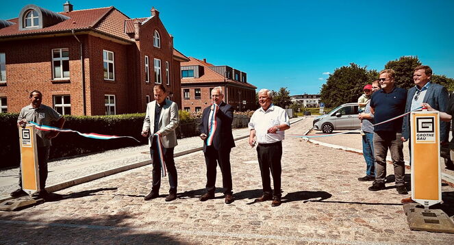 Bild von der Eroeffnung der Amtsstrasse