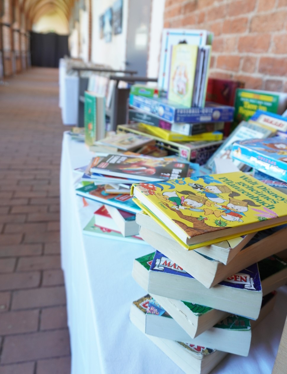 Bücherflohmarkt im Kreuzgang
