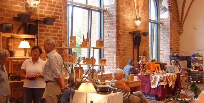 Markt „Kunst & Werk“ im Kloster Zarrentin Markt „Kunst & Werk“ im Kloster Zarrentin